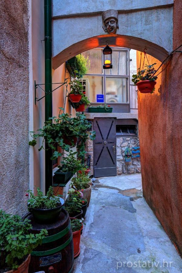 Apartmani Frankopan 1 Senj  Esterno foto